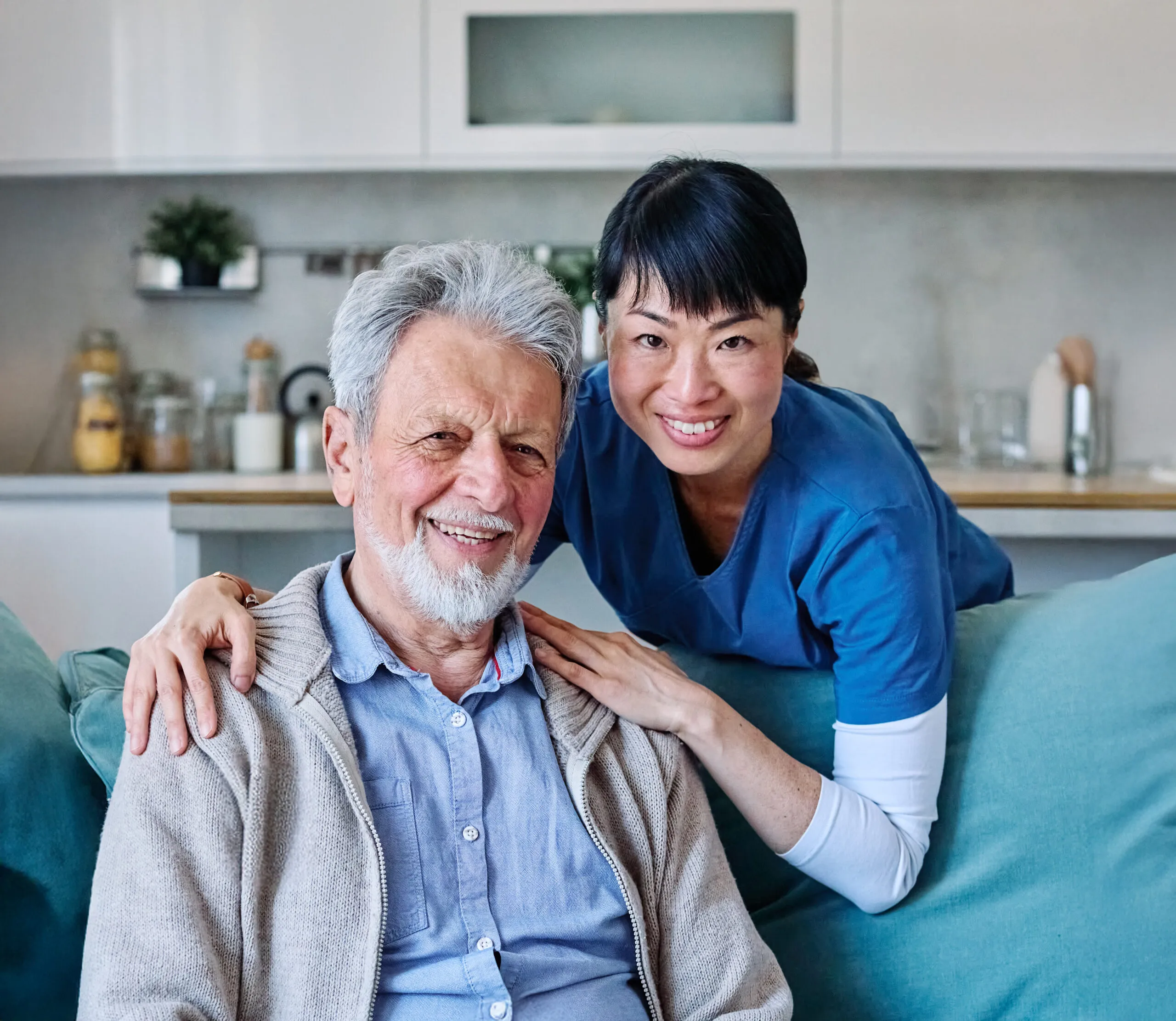 5-star home care Cambridge, MN providing bathing assistance, meal preparation, medication reminders, companionship, mobility support, and personalized in-home care.